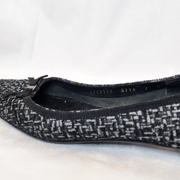 Women's Salvatore Ferragamo Pointed Toe Ballet Flats / Size 7 / 1.5cm Wide Heels - Picture 5 of 7